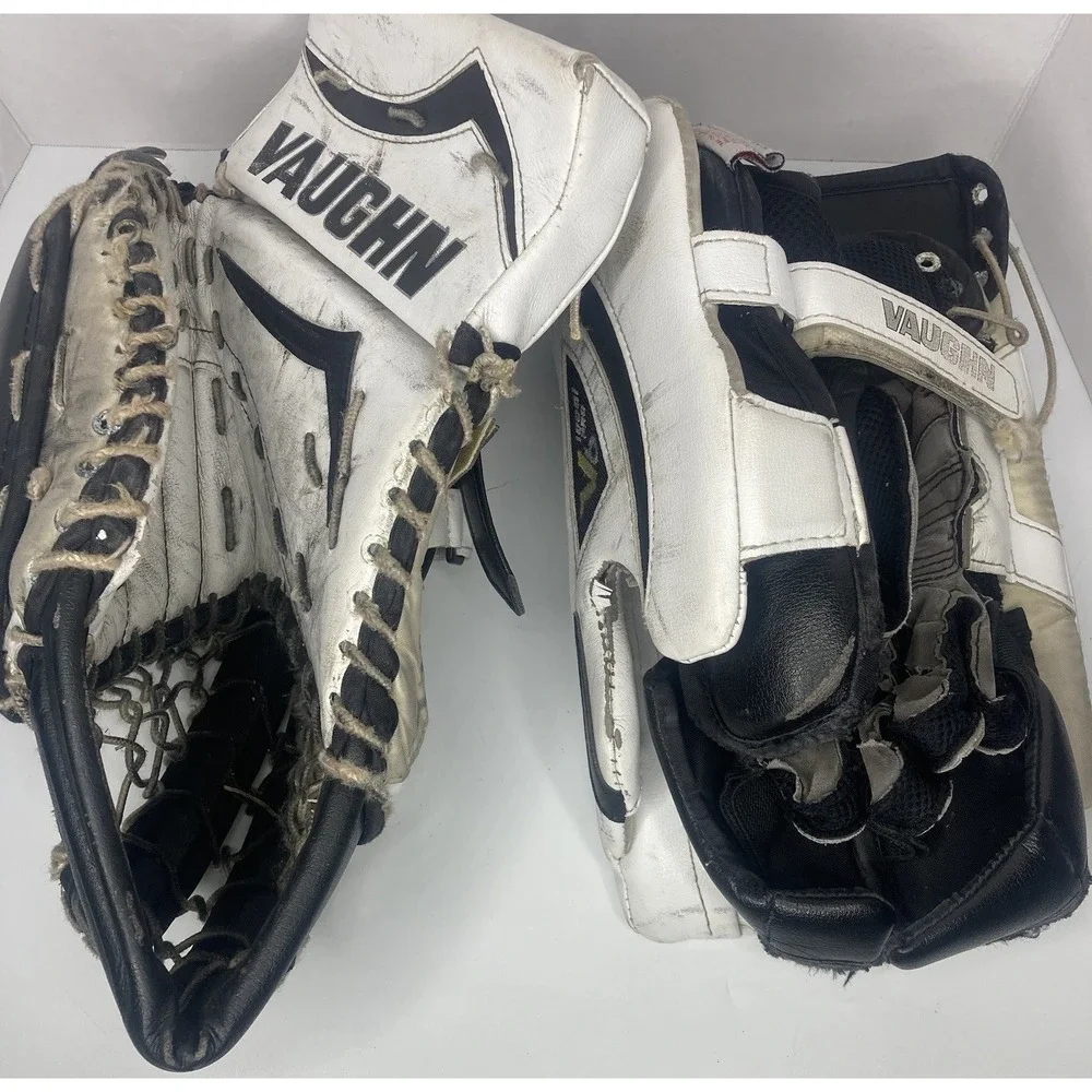 Vaughn V6 1000i PRO adult Ice Hockey Goalie Glove & Blocker Set